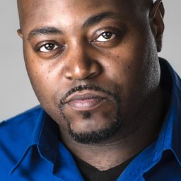 Jamar Greene - 丹尼爾不是真的演員 飾演Campus Security Guard