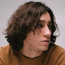 Hoze Meléndez 飾演 Nin