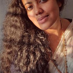 Pooja Mohanraj 飾演 WCPO Amrutha