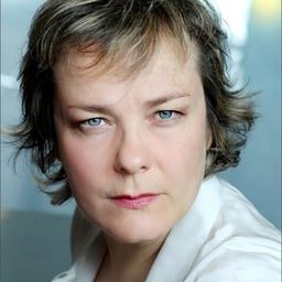 奧列塔·諾塔莉 飾演 Susanna