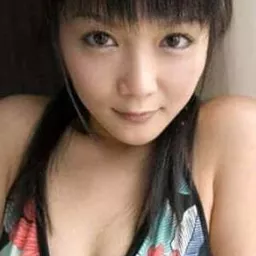 日高ゆりあ 飾演 Saki