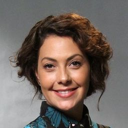 法碧拉·納西曼多 飾演 Bia