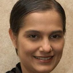 Dominique Sanda 飾演 Devi