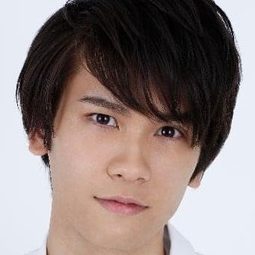 石井マーク 飾演 Lev Haiba (voice)