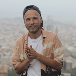 Pavel Chernov - Nurlandos演員 飾演Оператор ЧБД #1