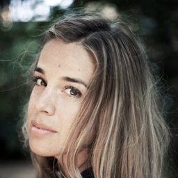 Sara Verhagen 飾演 Paula Robeson