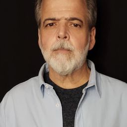 Claudio Cinti - 一個老豆一個爸演員 飾演[bus driver]