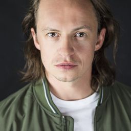 Piotr Ligienza 飾演 Mati