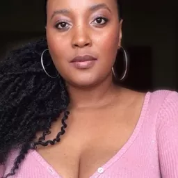 諾皮洛·瓜拉 飾演 Thandi