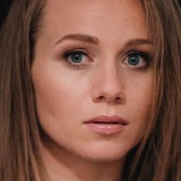 芭芭拉·加斯特卡 飾演 Hanka