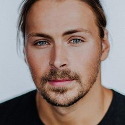 Pascal-Hugo Caron-Cantin 飾演 P-A