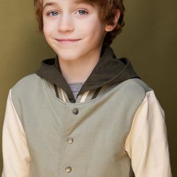 Ashton Cressman 飾演 Walker