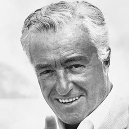 維多里奧·狄西嘉 飾演 Victorio Emanuele Bardone / Grimaldi