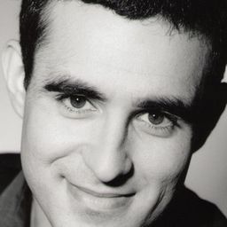 Sam Vincent 飾演 Betrayus (voice)