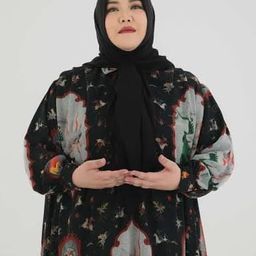 Risa Saraswati 飾演 Risa