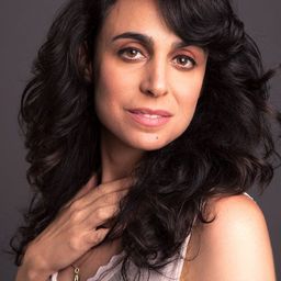 Neta Shpigelman 飾演 