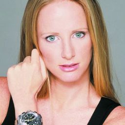 譚雅·斯特里特 飾演 Herself