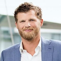 Jan Wachtel - Mario and the Magician演員 飾演Stephan Fuhrmann