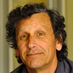 Steve N. White - 緣來就在聖誕溪編劇