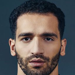 Hassan Akkouch 飾演 Omar Annan