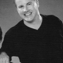 Thom Fountain - Sabrina, Down Under演員 飾演Maitre D'