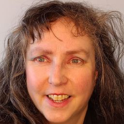 Helen Fullerton 飾演 Anja