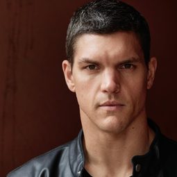 Jack Doherty - 特技狂人演員 飾演Metalstorm Transport Captain