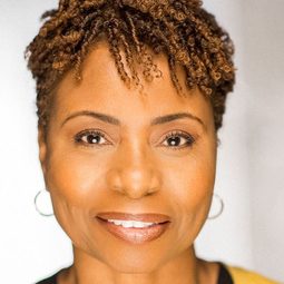 Taylar Fondren 飾演 Ellen