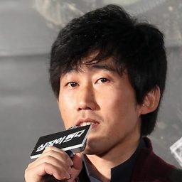 Yoon Jae-geun 飾演 Primary School Teacher