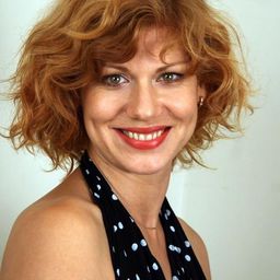 Elena Biryukova - First Snow演員 飾演