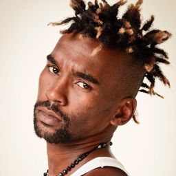 Jefferson Brasil 飾演 Juninho