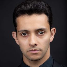 Maksim Al-Names 飾演 Sheikh