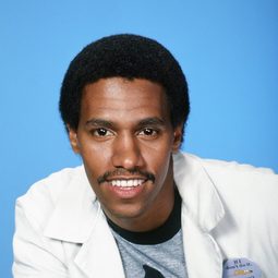 艾瑞克·拉納維爾 飾演 Det. Daniels