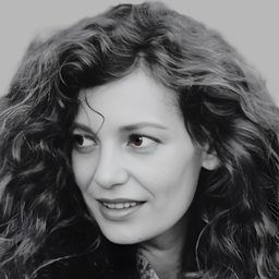 Silvia Aguilar 飾演 Victoria