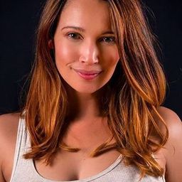 Monique Rockman 飾演 Sahara