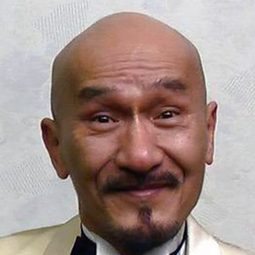 麥嘉 飾演 笨蛋警察