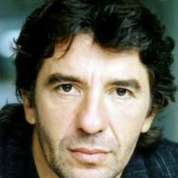 Albert Goldberg 飾演 Stunt adjuster