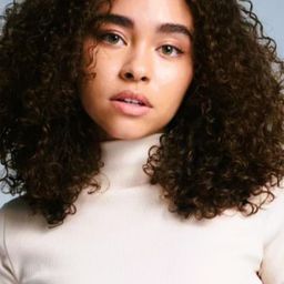 Bailey Bass 飾演 Cindy