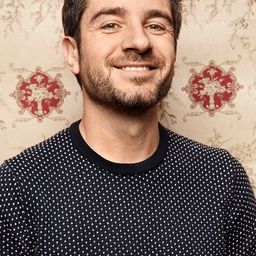 Olivier Balestriero 飾演 Self