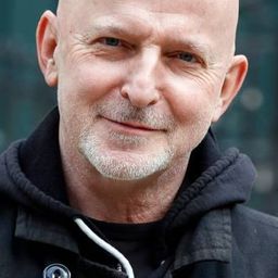 Dominique Deruddere - 每個人都成名導演