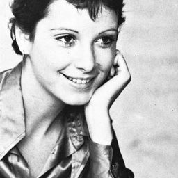 Paola Montenero - Action演員 飾演Punk Leader