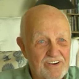 Jack Perkins 飾演 Self - Host