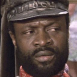 Eddie Tagoe 飾演 Bill