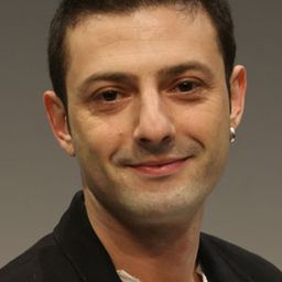 恩蘭·烏拉斯·托倫 飾演 Tarık