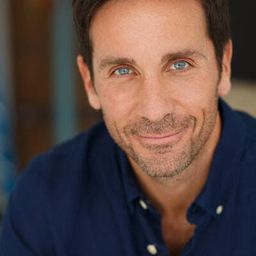 Jack William Marshall 飾演 Doctor