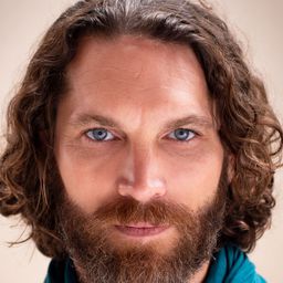 Nick Britton 飾演 Sargeant Wilson