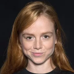 Irena Melcer 飾演 Jadzia