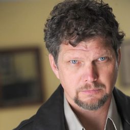 Clay Wilcox 飾演 Roscoe