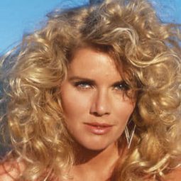 拉娜·克拉克森 - 野蠻女王 2演員 飾演Princess Athalia