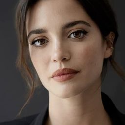 喬安娜里貝羅 飾演 Mary